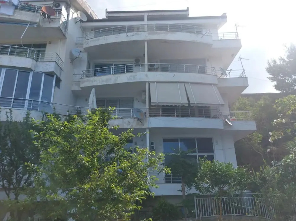 Bral Currila Peaceful Beachfront Apt