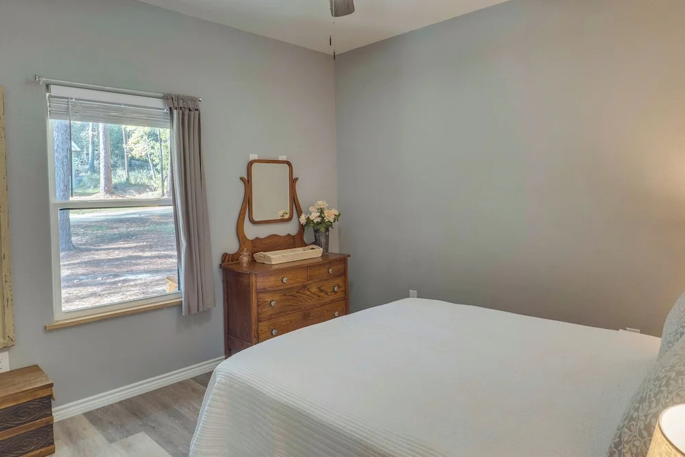 5 Mi to Lake! Home w/ Boat Parking & Pool Access