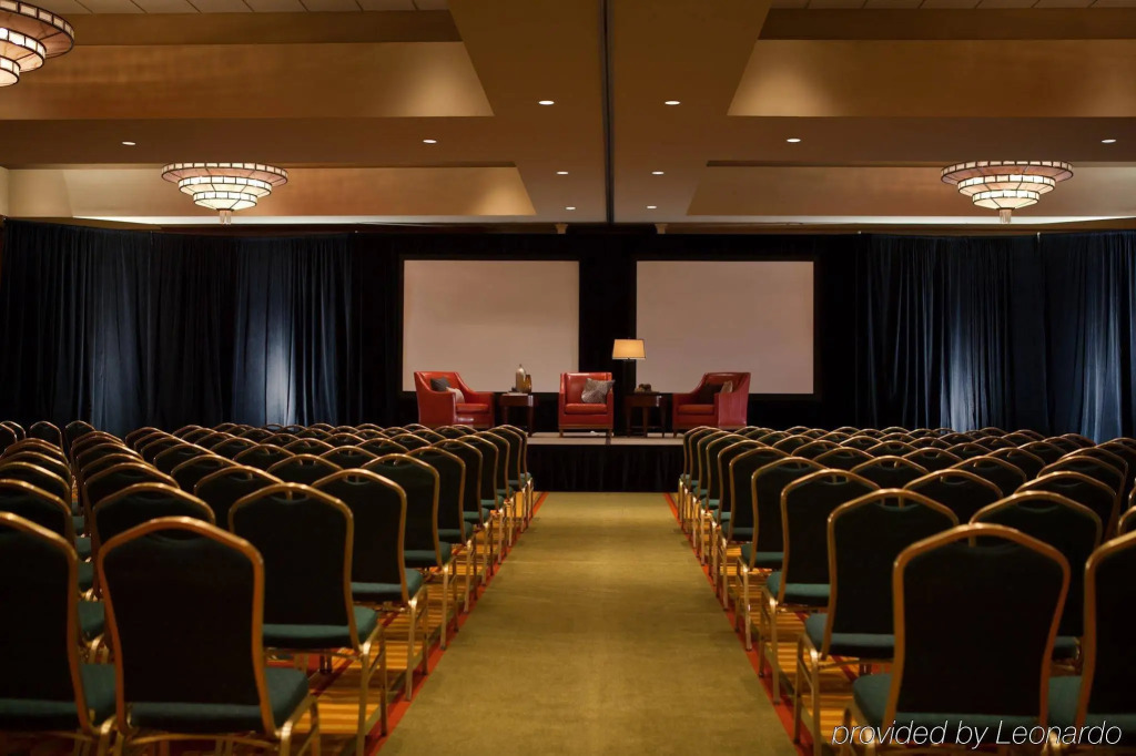 Renaissance Charlotte Suites