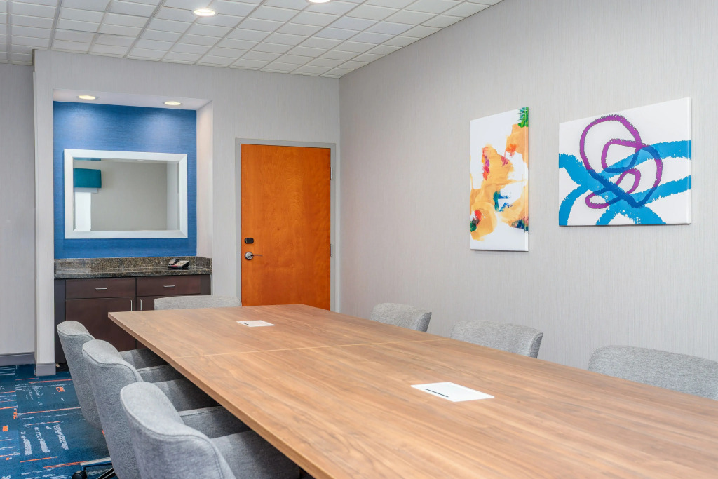 Hampton Inn and Suites Parkersburg Downtown