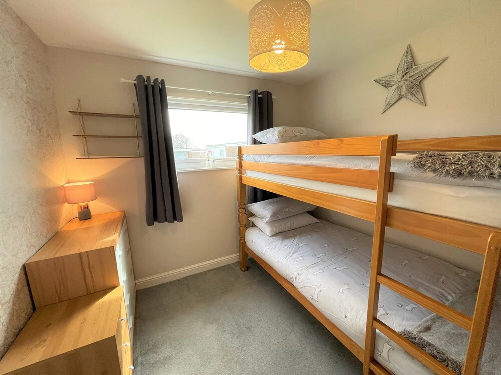 Sea Breeze Holiday Chalet, Convenient for Beach