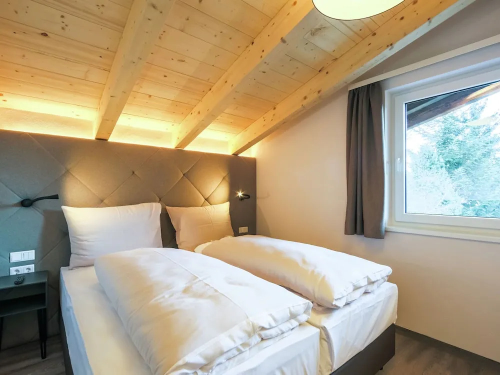 Lush Apartment in Kaprun with Sauna, Hot Tub & Views