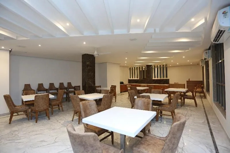 OYO 14481 Almati Inn