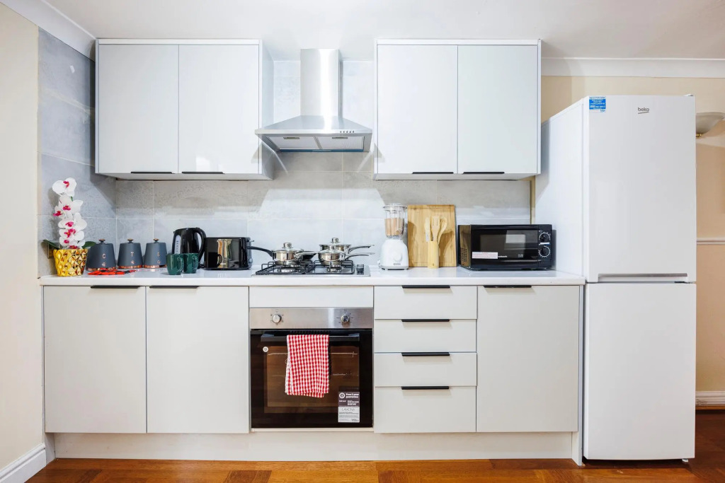 East Croydon Home - Contractors