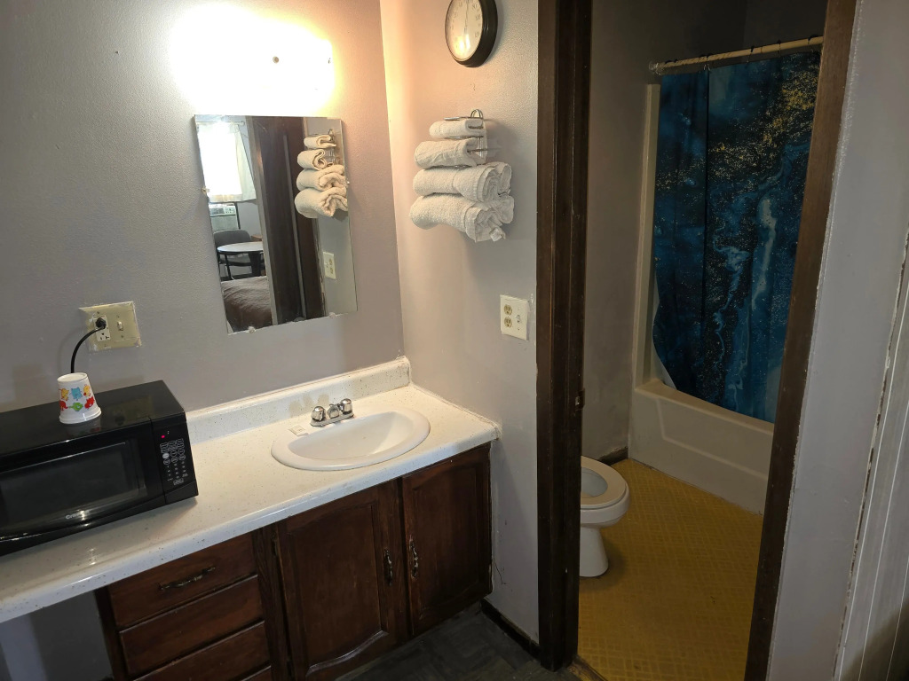 OYO Sandman Inn