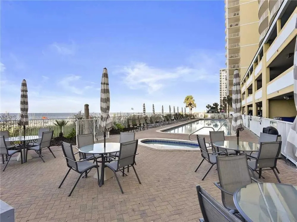 Twin Palms 401 - Two Bedroom Condo