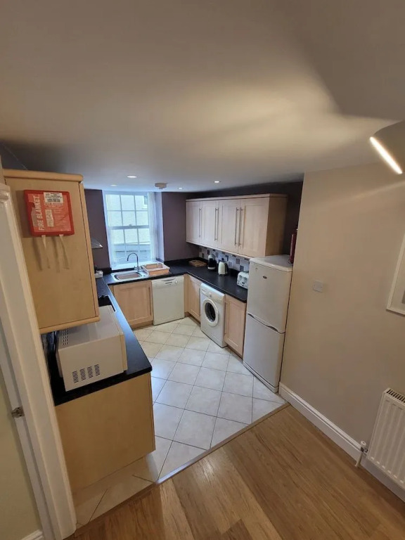 Llys Aeron Guest House