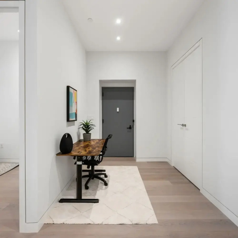 Riverbank I by Rove Travel 1BR UWS Townhome