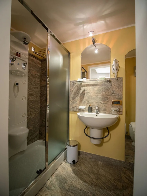 EGO Residence Ferrara & City Center Apartment