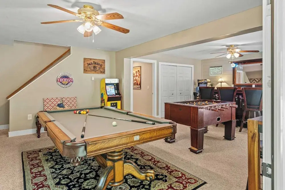 Alpine Serenity by Avantstay Beach + Lake Access Theater, Deck, Playroom