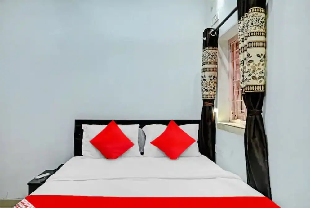 Goroomgo Laxmi Guest House Jadavpur Kolkata
