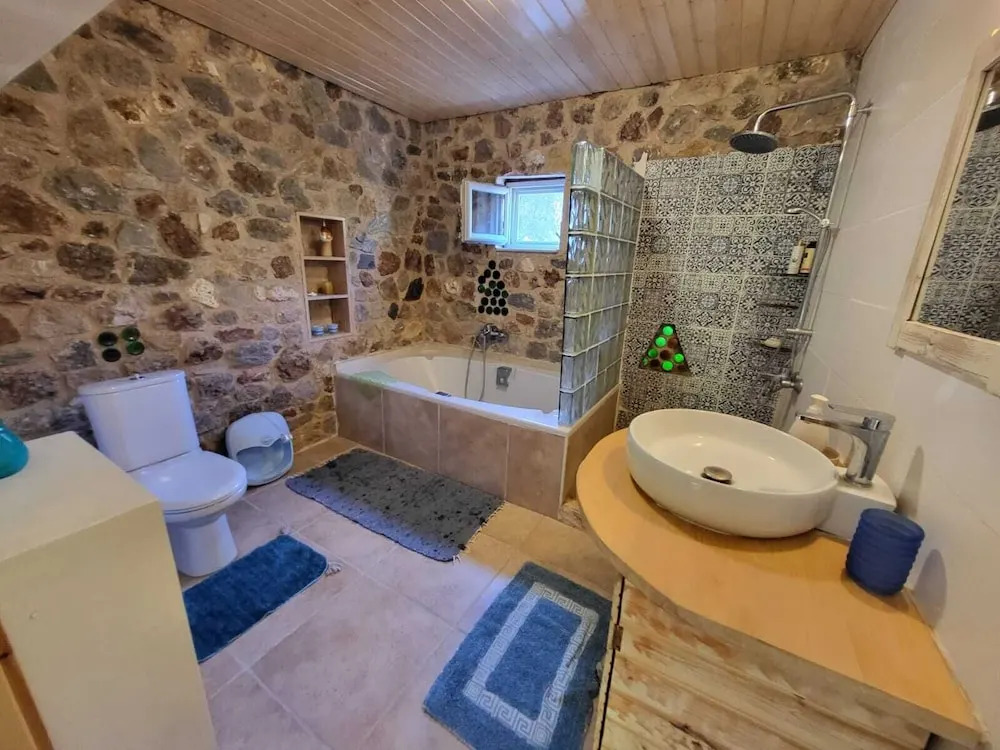 Eco-friendly Villa - Hot Tub, Forest & Sea Access
