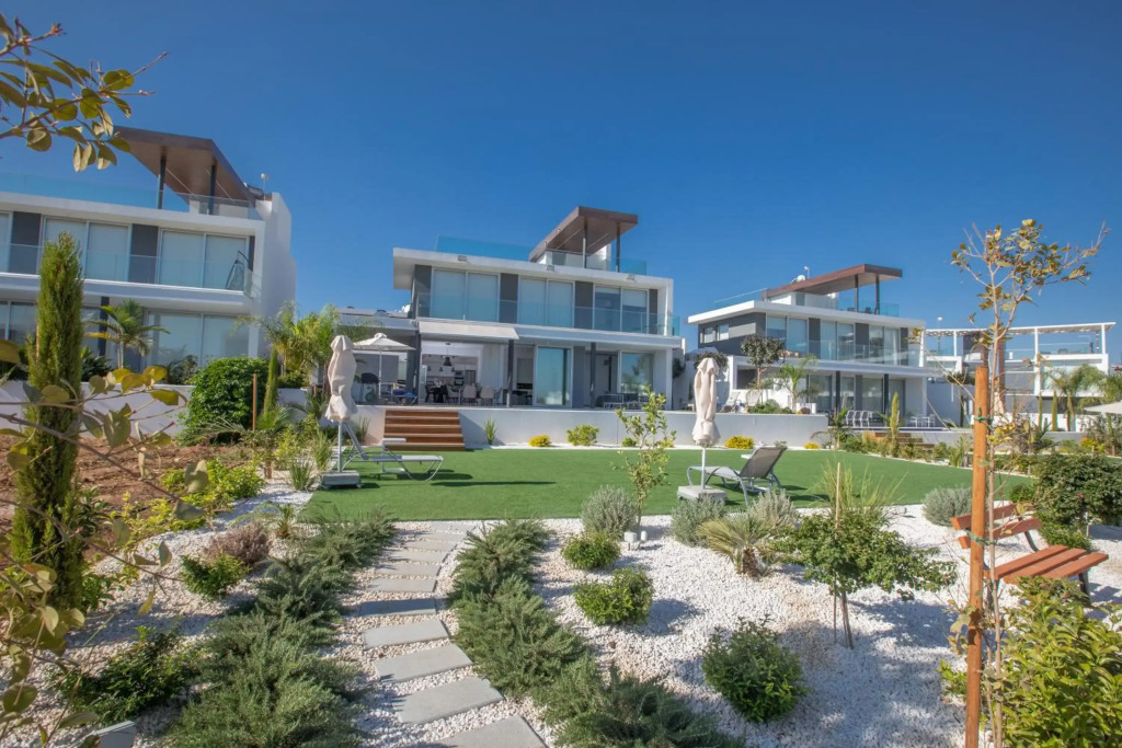 Villa Naya