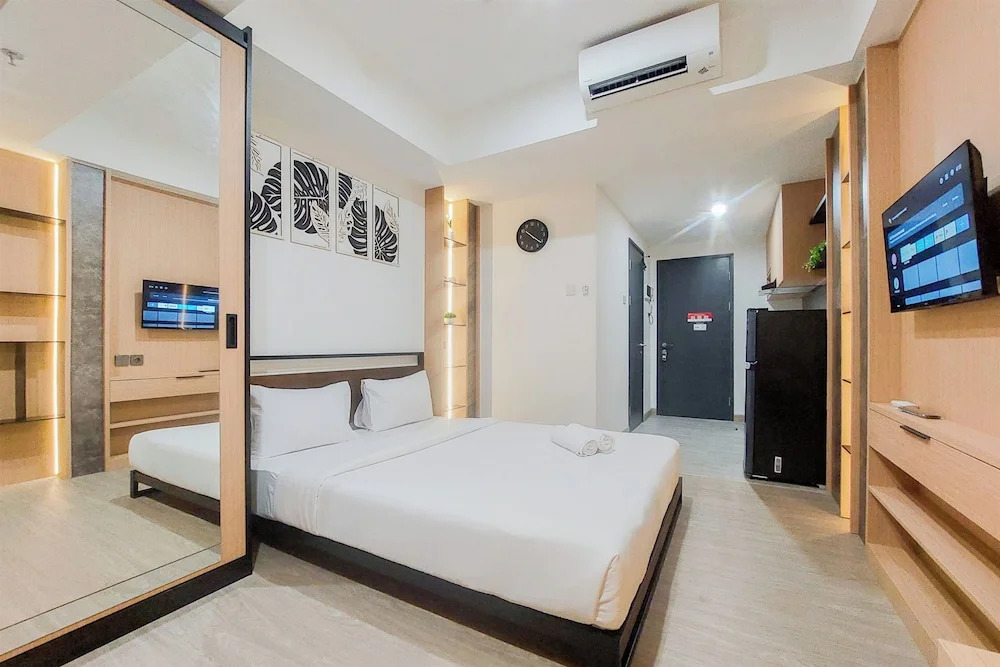 Restful And Cozy Stay Studio With Balcon At Collins Boulevard Apartment