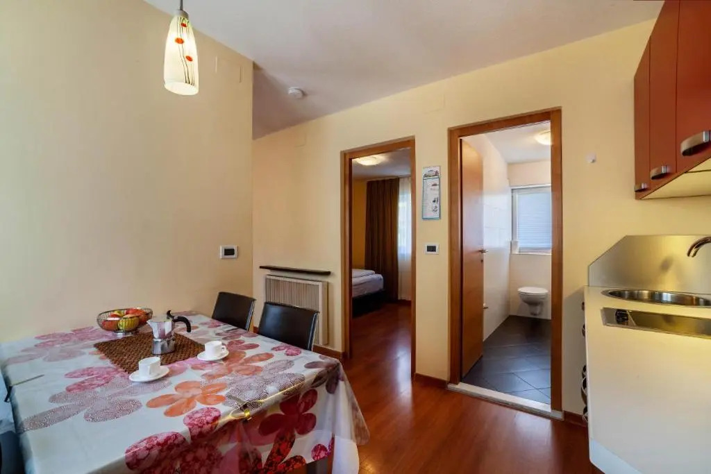 Camping Adler Bungalow 17