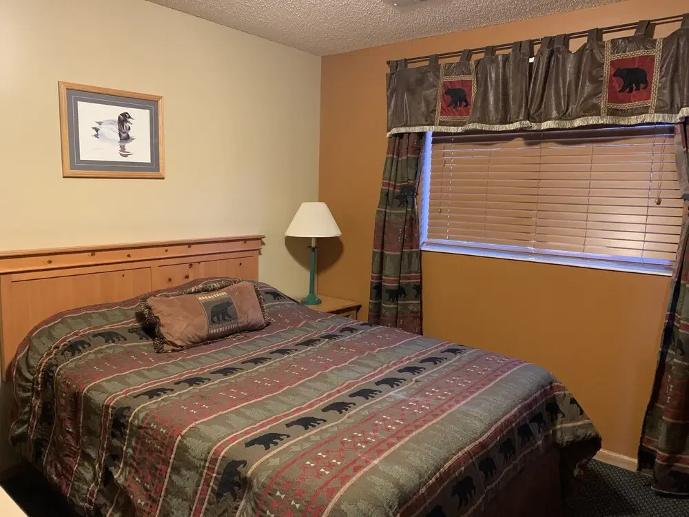 Black Bear Lodge - Cubs Den
