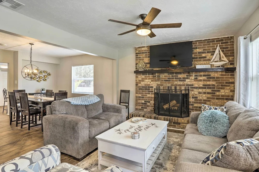 Pet-Friendly Gulfport Home u003c 2 Mi to Beach