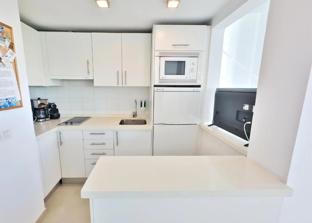 Skol 302 Super One-bedroom Duplex with Sea Views