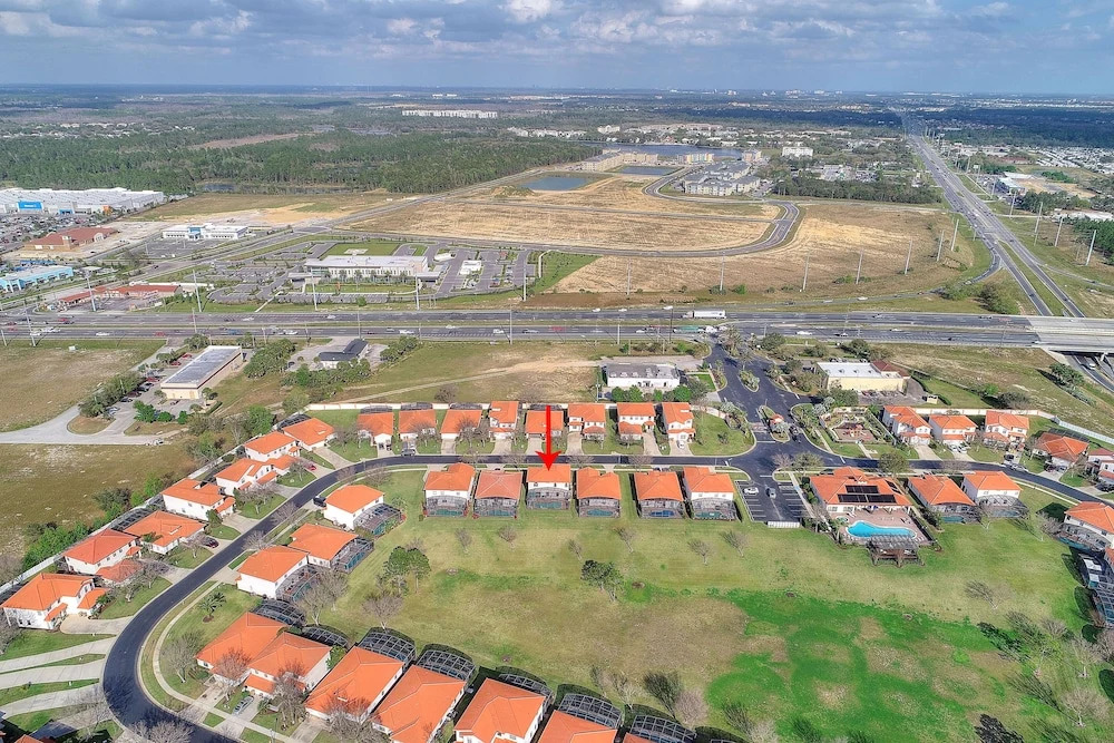 South Facing: Green Views & Gated Facilities