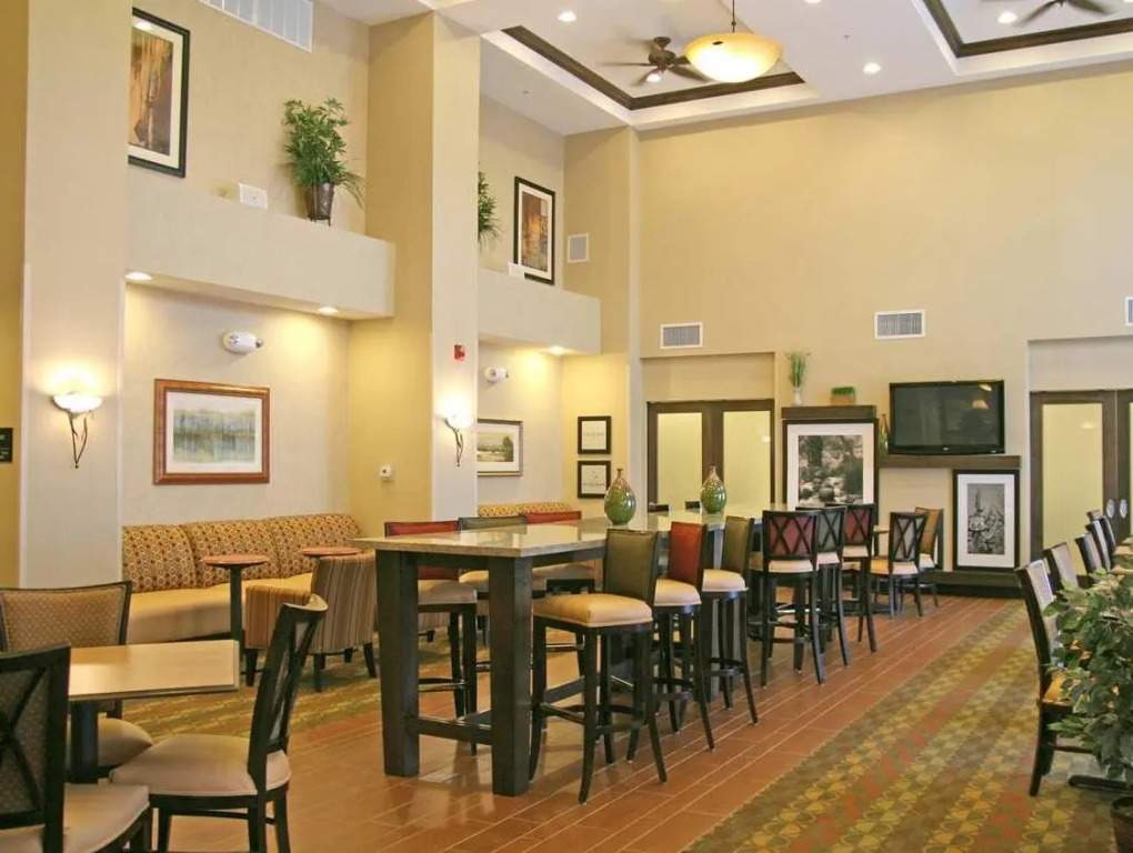 Hampton Inn & Suites Chicago/Saint Charles