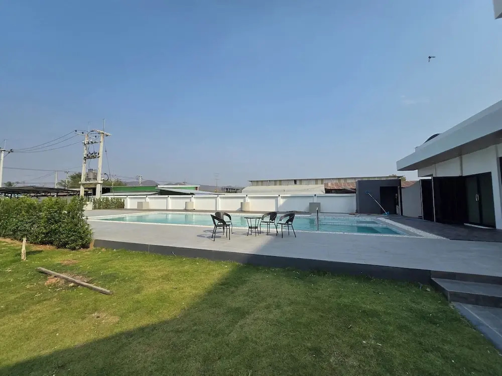 Manee Mantra Hotel, Kanchanaburi