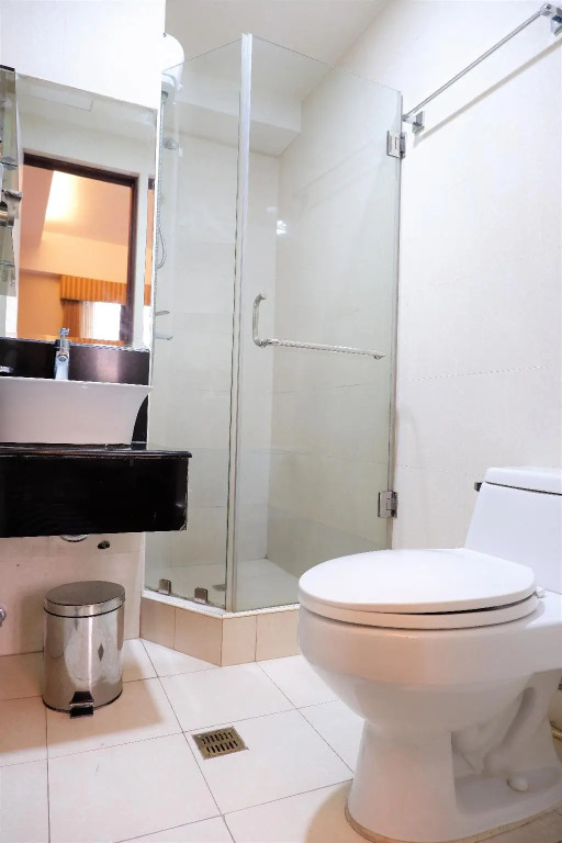 Sarasota Residential Resort cluster 4 Unit 6B and 6C by Manny Newport Blvd, across NAIA T3 & near Resorts World Manila, Pasay City