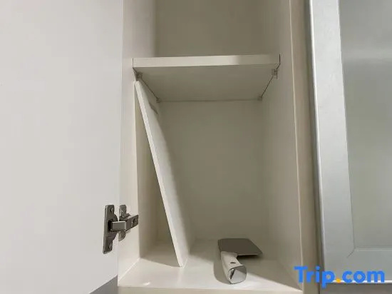 Gentry Manor - Bright Unit with Balcony near Okada & Airport - 6C