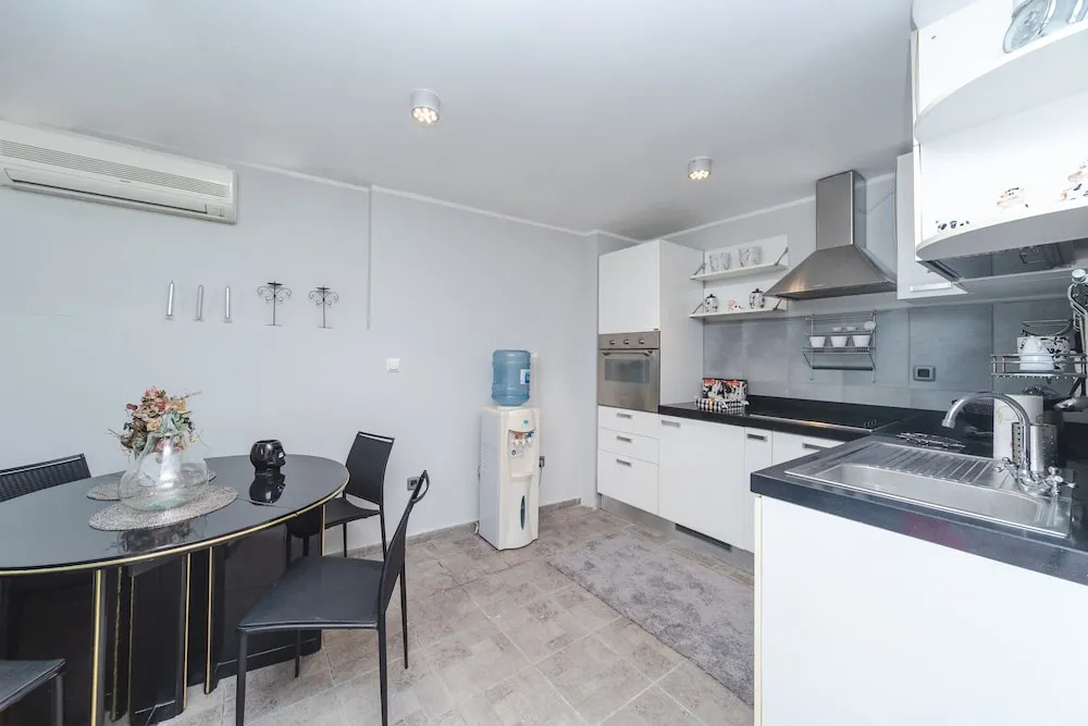 Studio Mediteranska Street