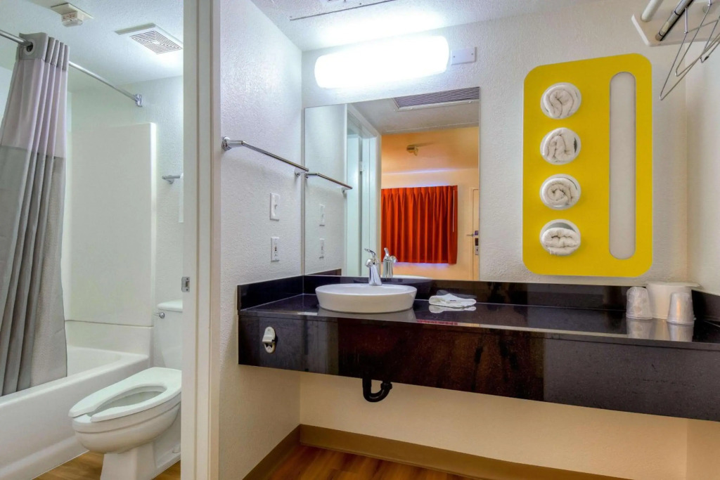 Motel 6-Pomona, CA - Los Angeles
