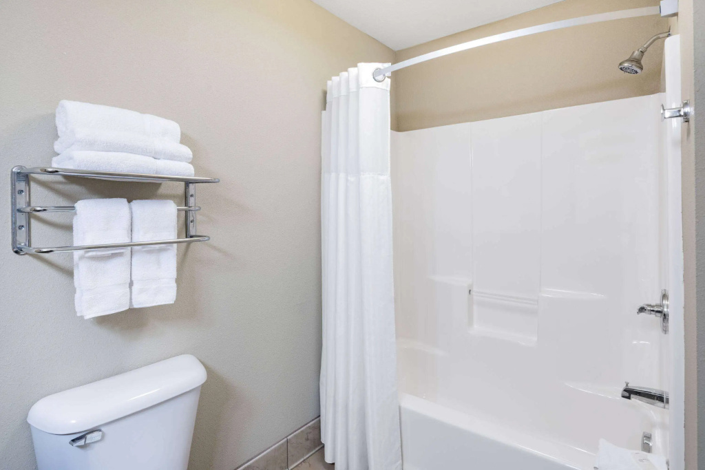 Hawthorn Suites by Wyndham Williston