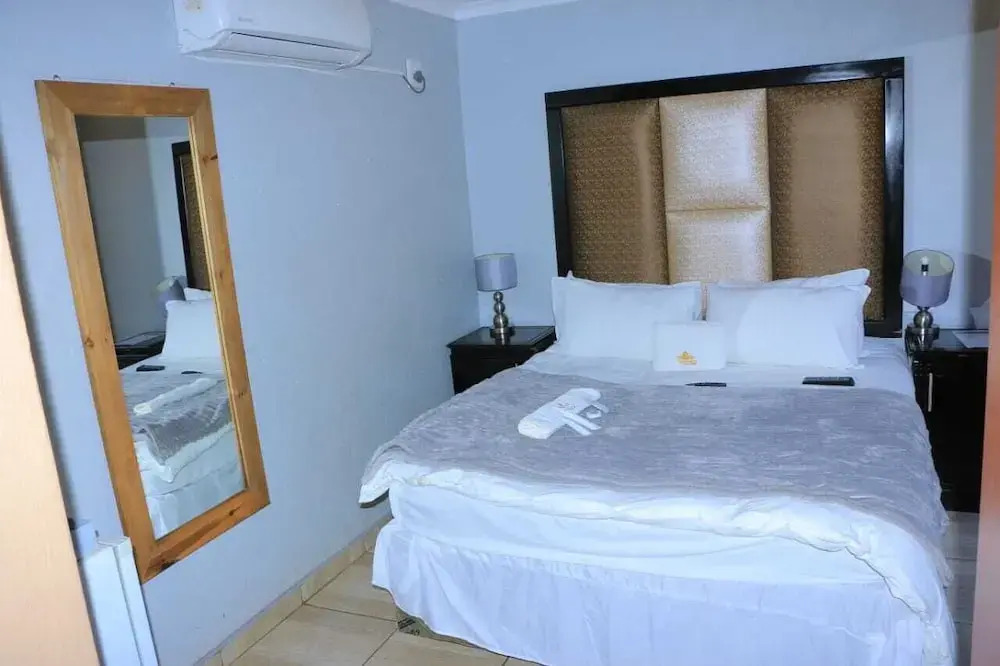 ZWIZWO Guest House
