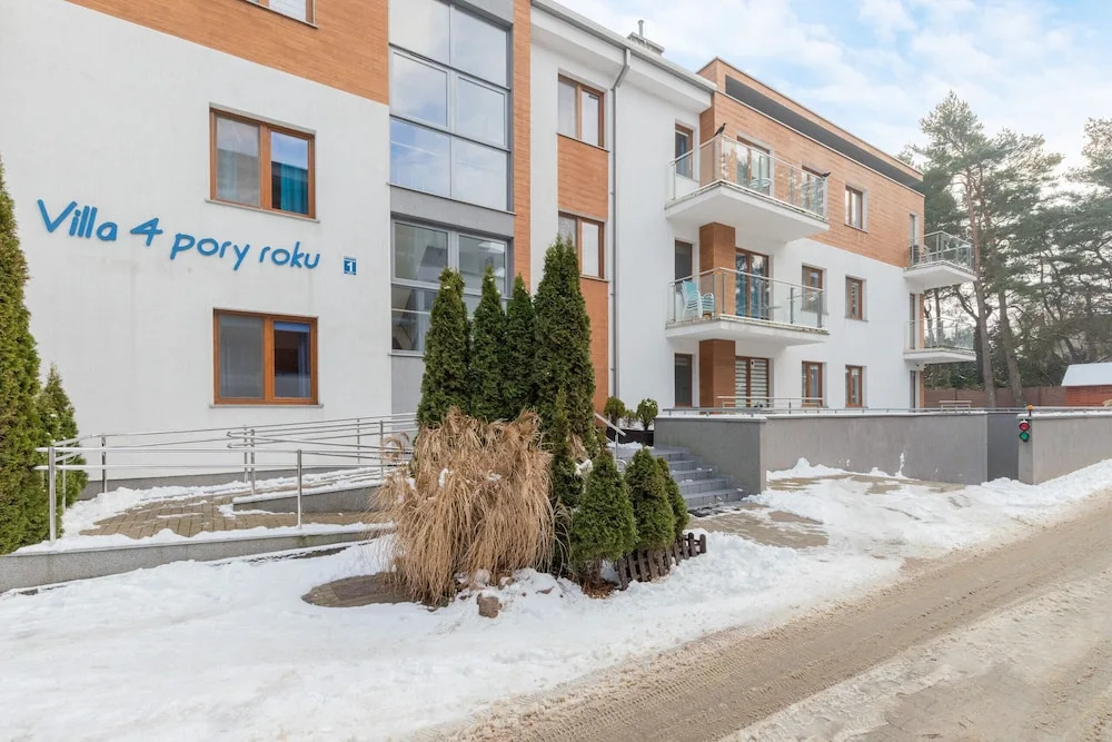 Villa 4 Pory Roku by Noclegi Renters