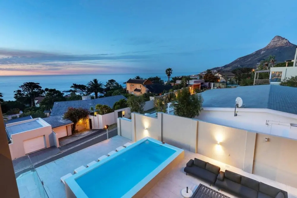 Large 9 Bedroom Villa in Camps Bay w Pool Apostles Views