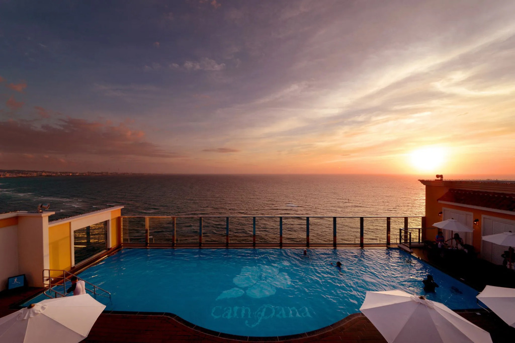 Vessel Hotel Campana Okinawa