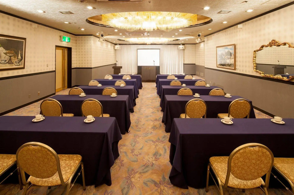 New Osaka Hotel