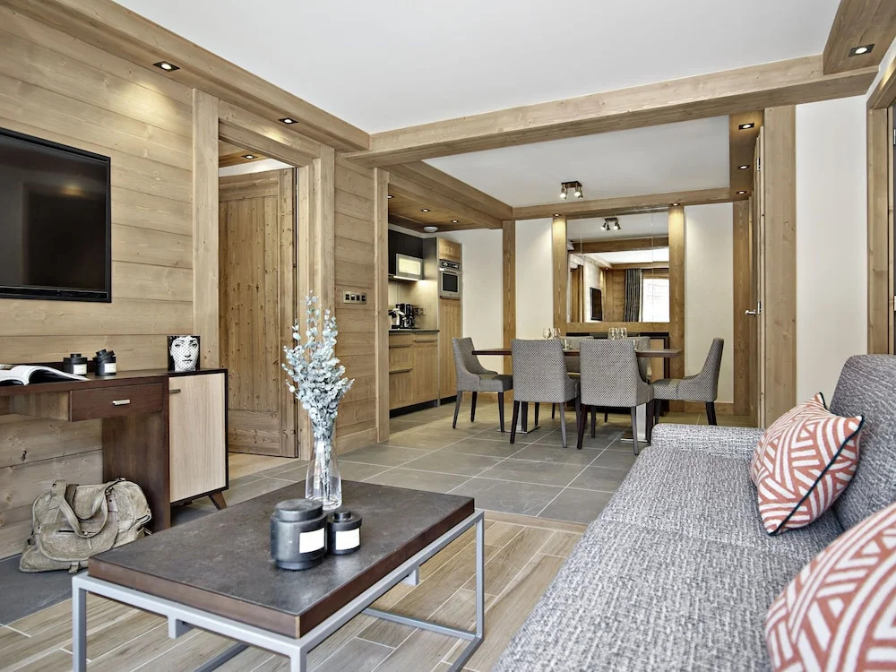 Modern Furnished Apartment, Just 50 m. From the Slopes