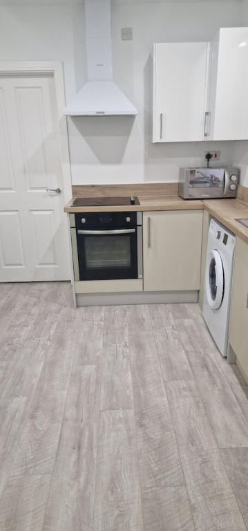 Cozy 1 Bedroom Fully Furnished Apartment