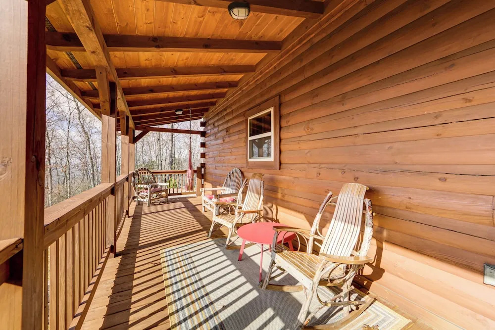 Elevated Cabin Bordering Smoky Mountain Nat'l Park