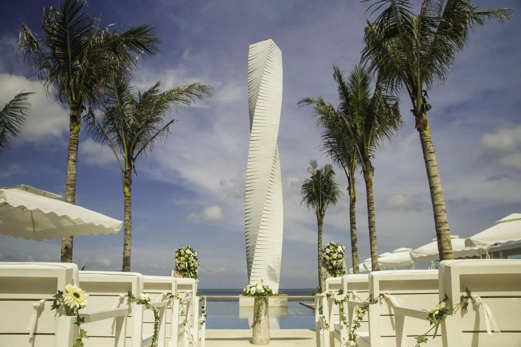 Lv8 Resort Hotel