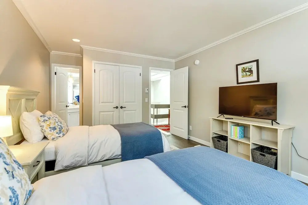 Shuttle to Slopes: Mtn Condo < 1 Mi to Sugarbush