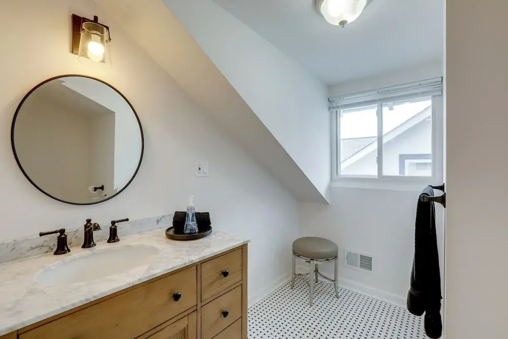 1 Mi to Beaches & Boardwalk: Asbury Park Retreat