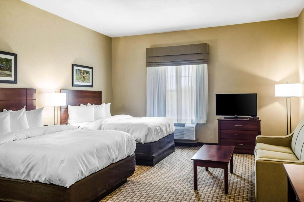 MainStay Suites Hackberry Sportsmans Lodge