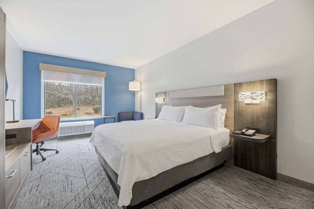Holiday Inn Express & Suites Raleigh West - Lenovo Center by IHG