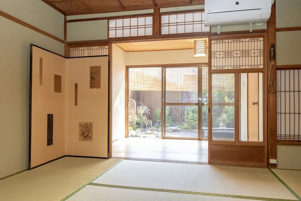 Jyuraku Tomi