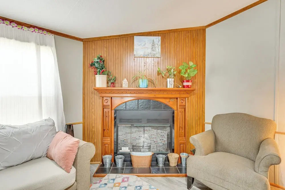 13 Mi to Okc: Edmond Home w/ Pool Access!