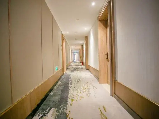 Changchun Lanhai Tangquan Business Hotel