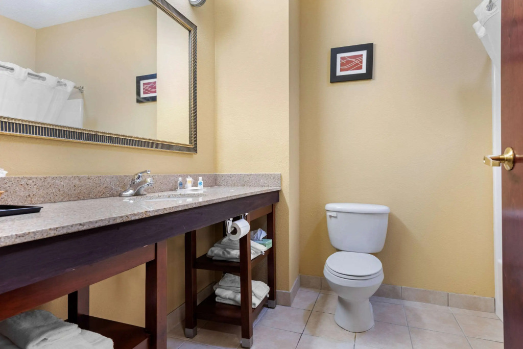 Comfort Suites Findlay I-75 near Sports Complex