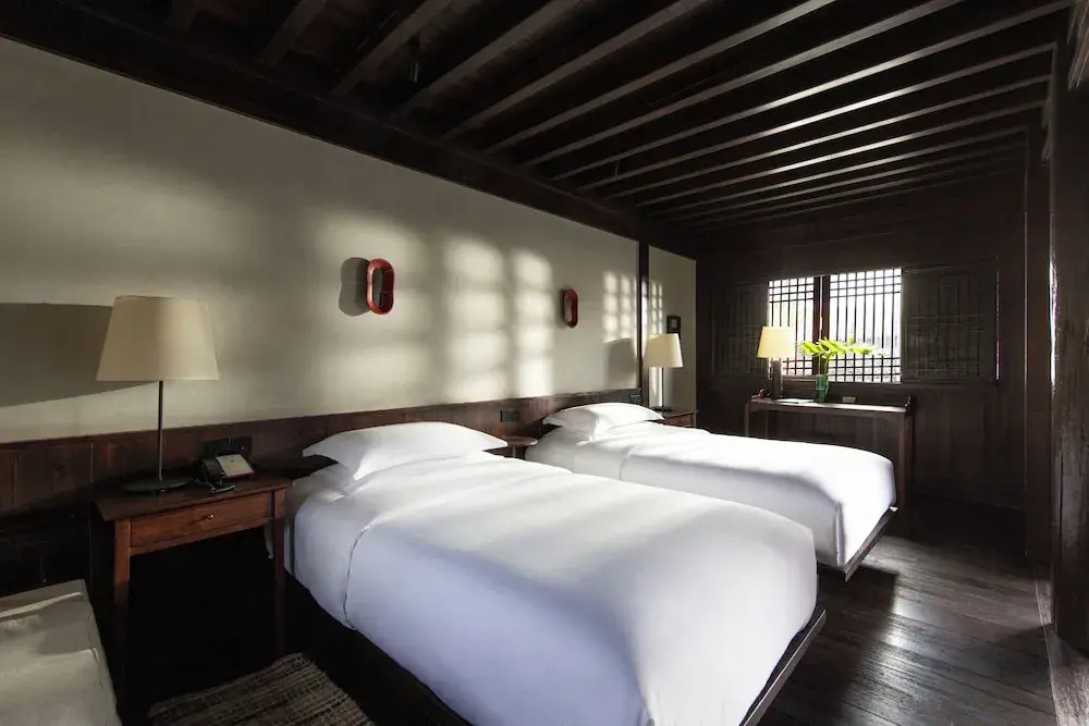 Lijiang Old Town Lanshe Hotel