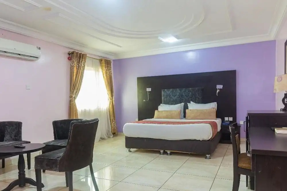 Royal Terrace Hotel & Towers