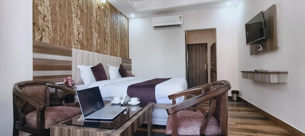 Hotel Lotus Infinity